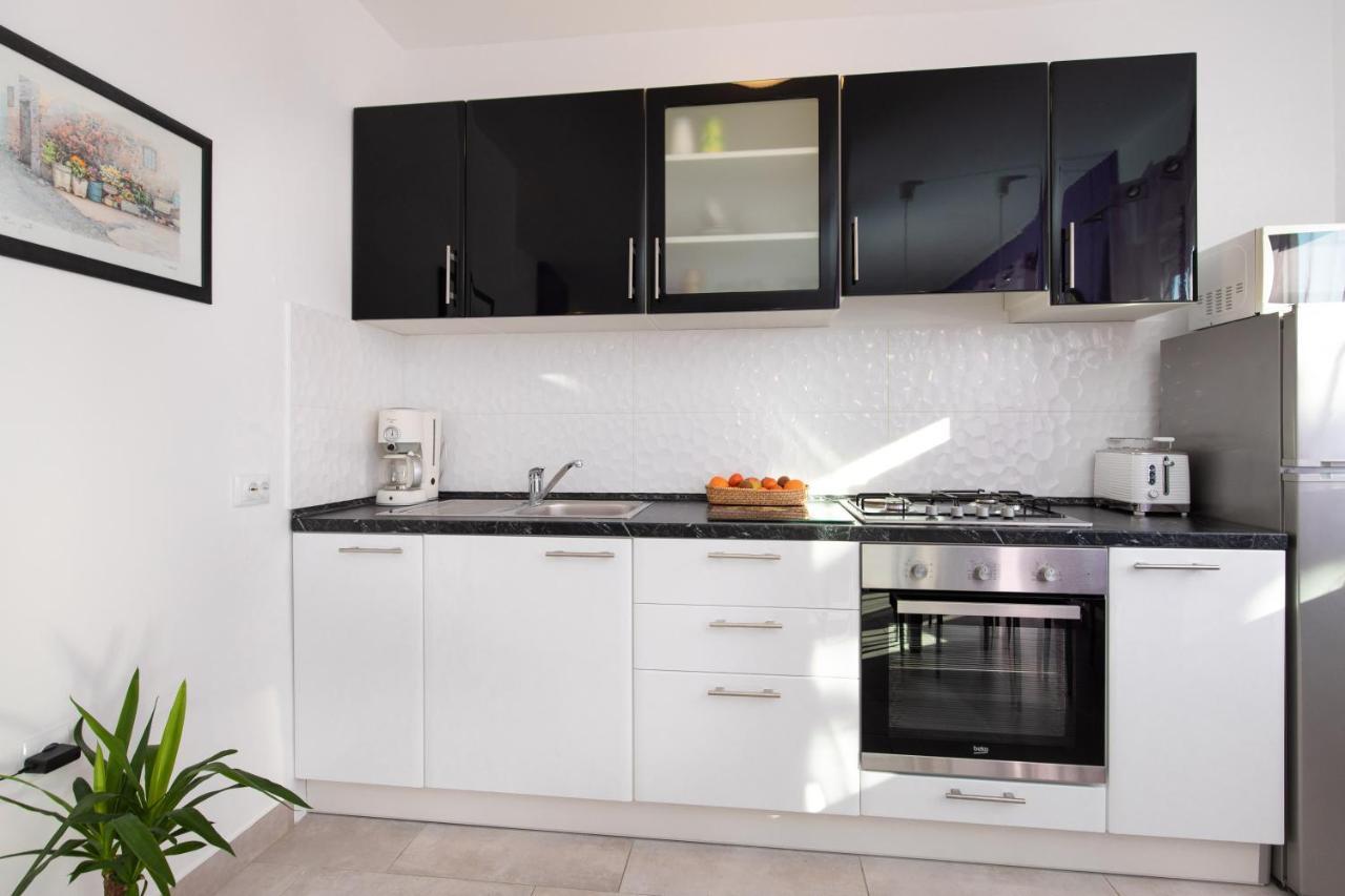 Apartment Marija Крк Екстер'єр фото